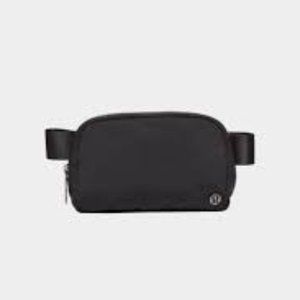COPY - NWT lululemon everywhere belt bag black